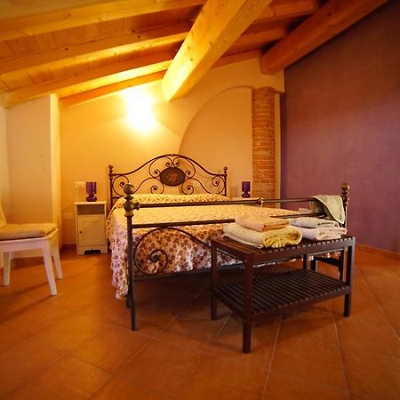 Villa Agriturismo Il Sole Rivarolo del Re ed Uniti Exterior foto