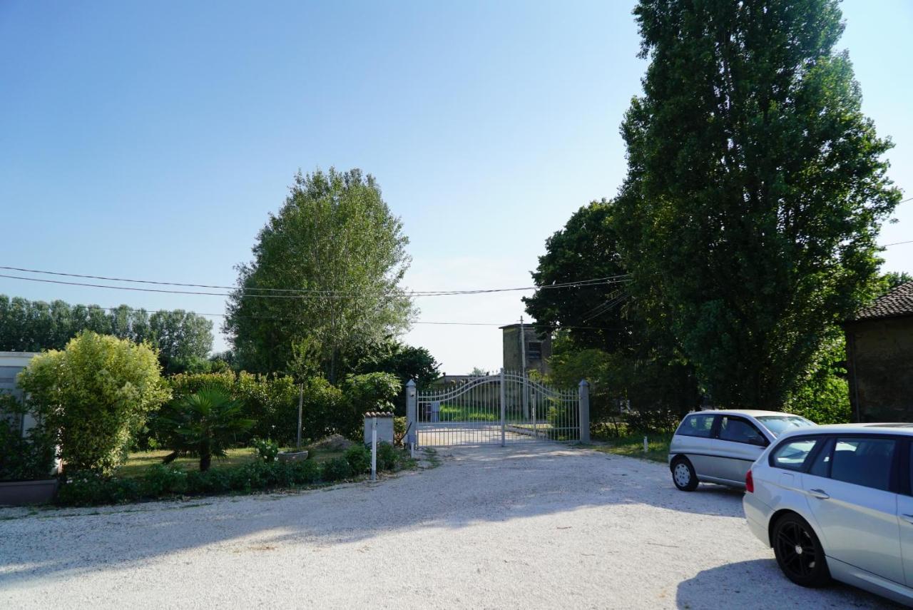 Villa Agriturismo Il Sole Rivarolo del Re ed Uniti Exterior foto